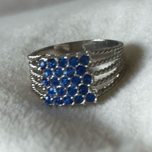 Vintage Crystal Cocktail Ring! - Picture 12 of 12